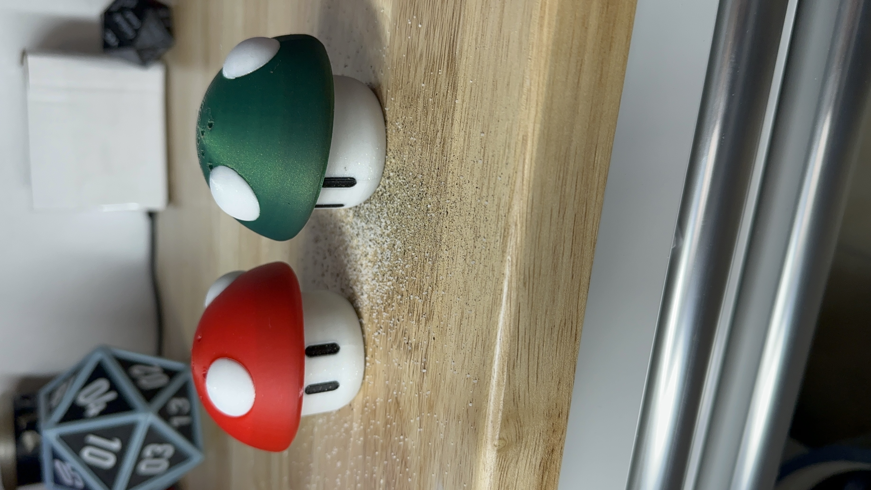 Super Mario Bros, set sale e pepe a forma di fungo