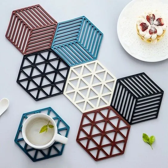 Sottobicchieri esagonali a mandala geometrico