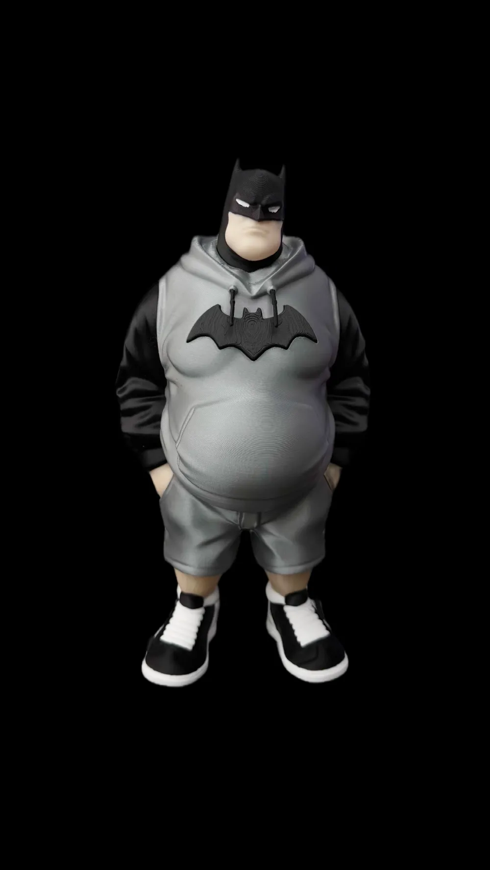 Batman in Felpa con Cappuccio, statuina da assemblare