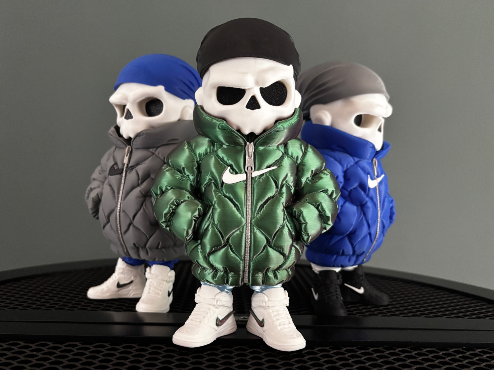 Teschio Streetwear con Piumino e Cappello