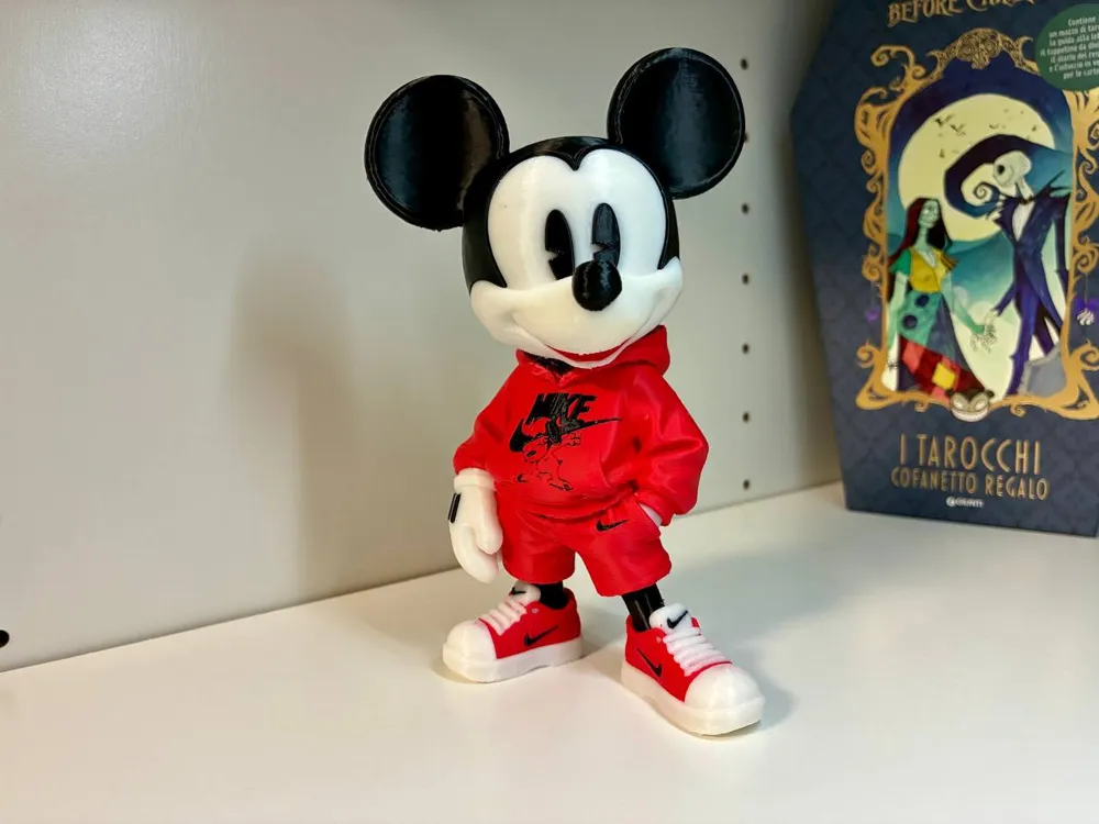 Topolino in stile urban, statuina da collezione