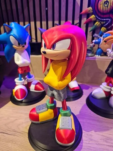 Knuckles, statuina da assemblare