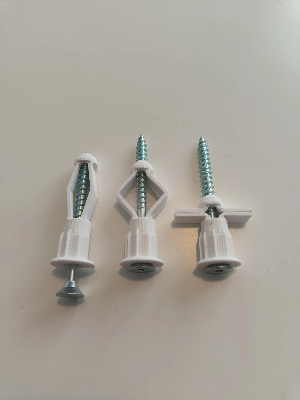 Tassello a farfalla per cartongesso